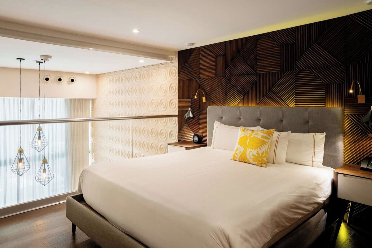 Premium bedding, minibar, in-room safe, iron/ironing board