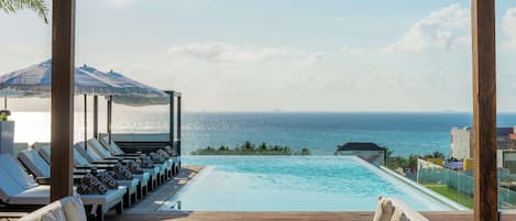 2 restaurantes; se sirven desayunos