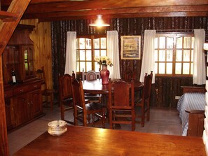 Cabin (6 People) | Dining | Breakfast, lunch, dinner served; Regional cuisine  - Los Platanos Cabañas & Suites (Paso del Rey)