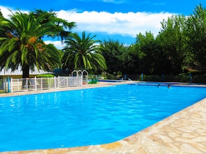 3 piscinas externas