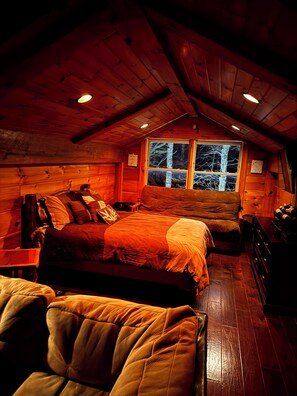 8 bedrooms, desk, iron/ironing board, free WiFi