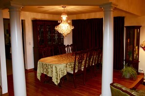 تناول الطعام