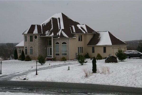 المنشأة من الخارج