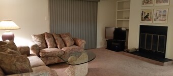 2BR/1BA Private Condo W/ Terrace Patio