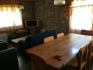 In-room dining - Cabañas La Pampita (Villa La Angostura)