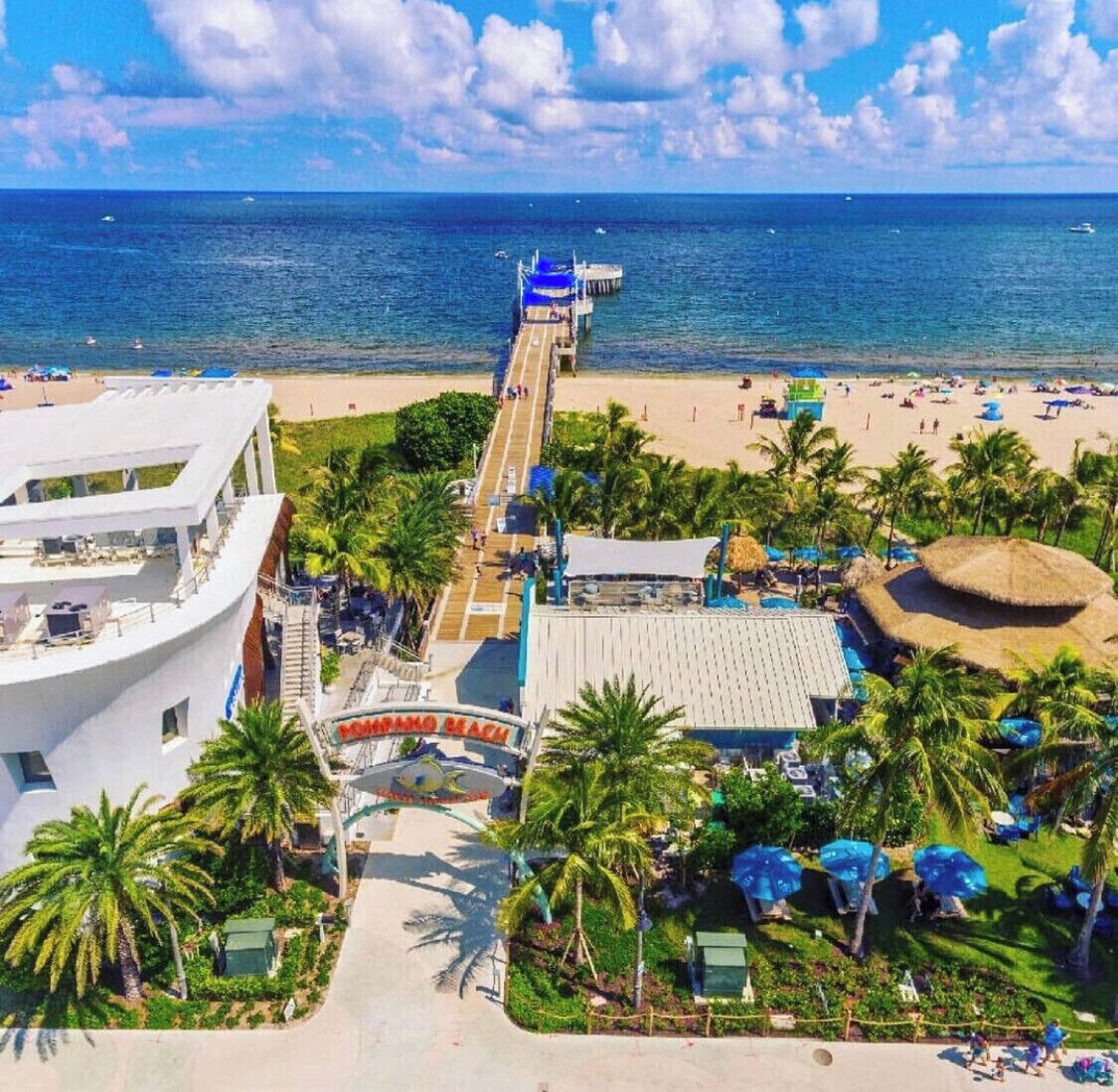 Beach nearby, sun-loungers, beach towels