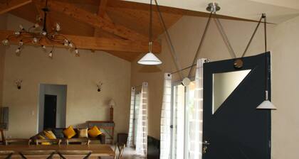 Couiza, in der Nähe von Carcassonne, hochwertiges Luxushaus für 8 Personen mit Pool.