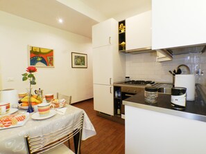 Refrigerador, horno, parrilla de estufa y lavavajillas 