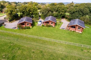 Exterior - Authentic timber lodge located in Devon's heart at the edge of glorious Dartmoor (Highampton)