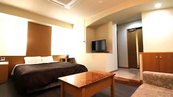 Double Room (Queen Size Bed) | Desk, free WiFi, bed sheets