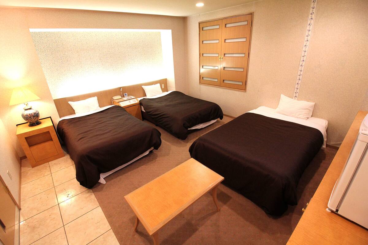 Triple Room | Meja, Wi-fi percuma, cadar katil