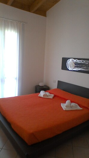 2 dormitorios, tabla de planchar con plancha, wifi gratis y ropa de cama