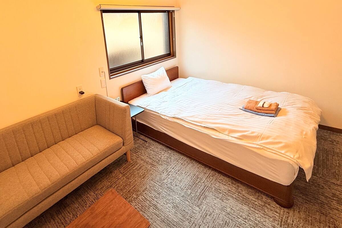 Standard Double Room, 1 Double Bed, Non Smoking | In-room safe, WiFi (free), bed sheets