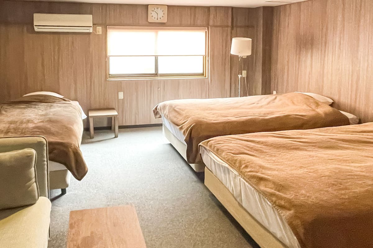 Standard Triple Room, 3 Twin Beds, Non Smoking | In-room safe, free WiFi
