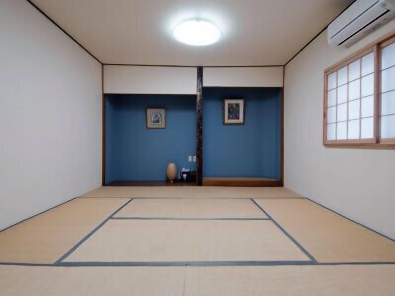 Standard Tatami Room | In-room safe, free WiFi, bed sheets
