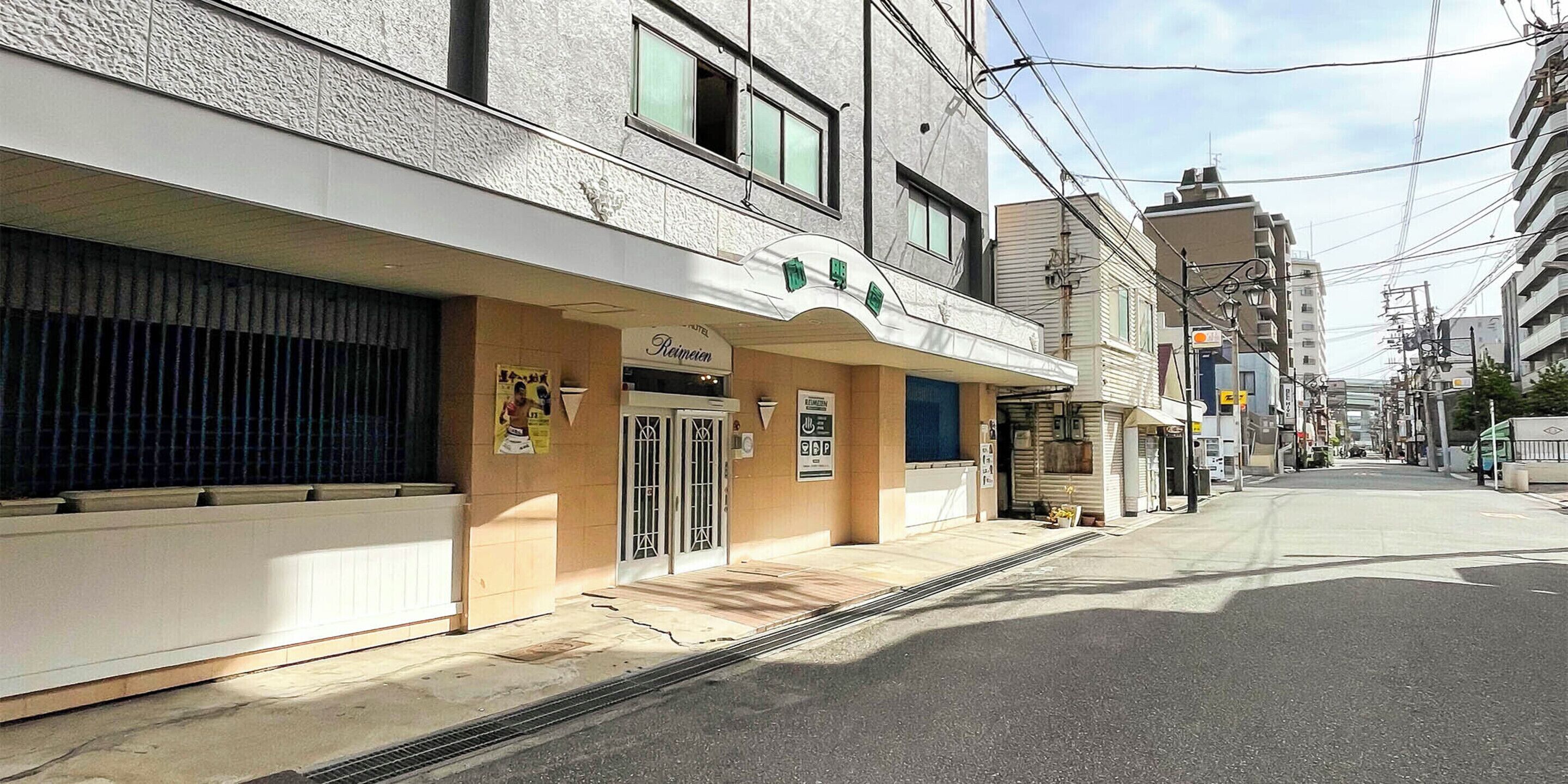 Enkeltrom – basic, kun for kvinner, ikke-røyk, delt bad | Safe på rommet, wi-fi (inkludert) og sengetøy