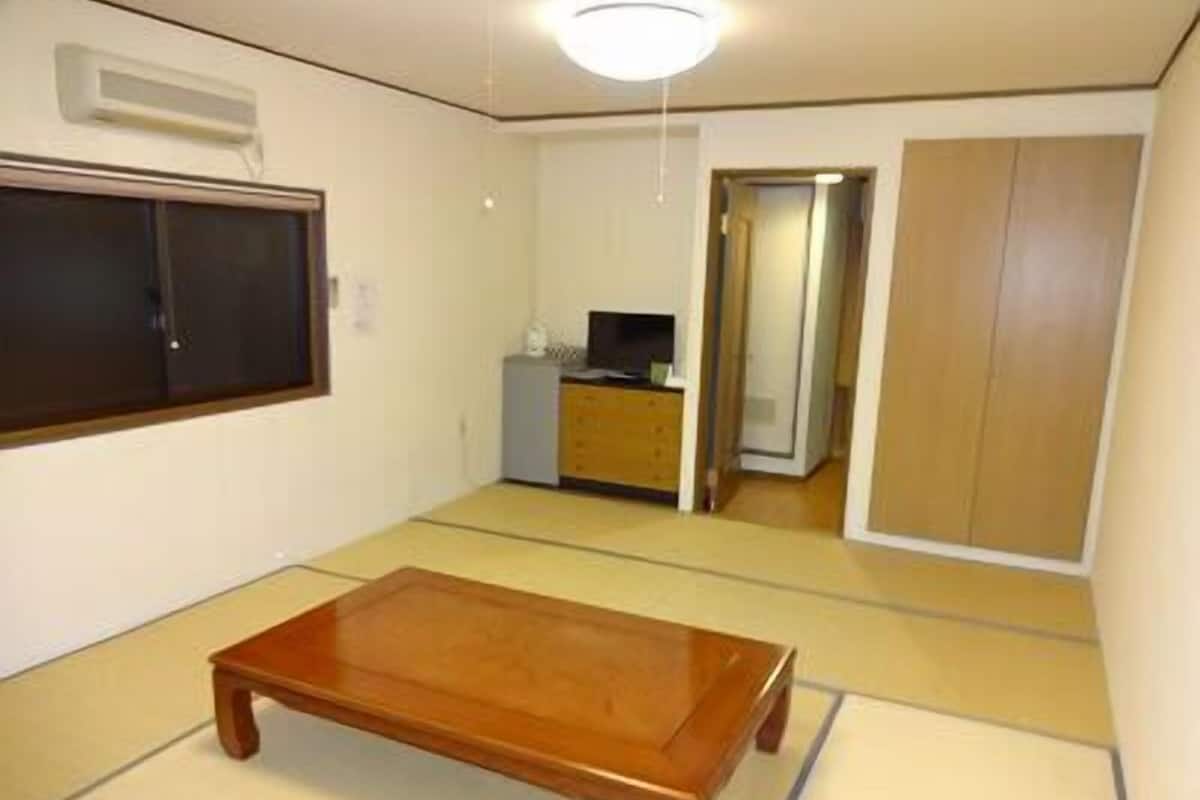 Standard Tatami Room | In-room safe, free WiFi