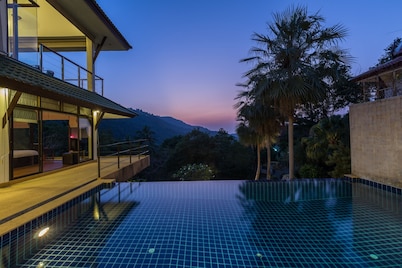 Stunning luxury 3 bedroom villa with ocean views and private pool