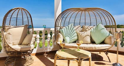 *NEU - Luxuriöse 3-Bett-Villa mit beheiztem Pool & Meerblick - NICHT VERPASSEN!