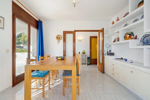 MEDITERRANEAN VILLA WITH PRIVATE SWIMMING POOL