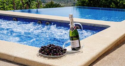 Ruhige „Finca“, sonnig, Panoramablick, WLAN, 1 km von Son Macia entfernt