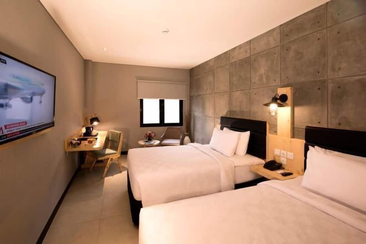 Ropa de cama de alta calidad, caja fuerte, escritorio y wifi gratis