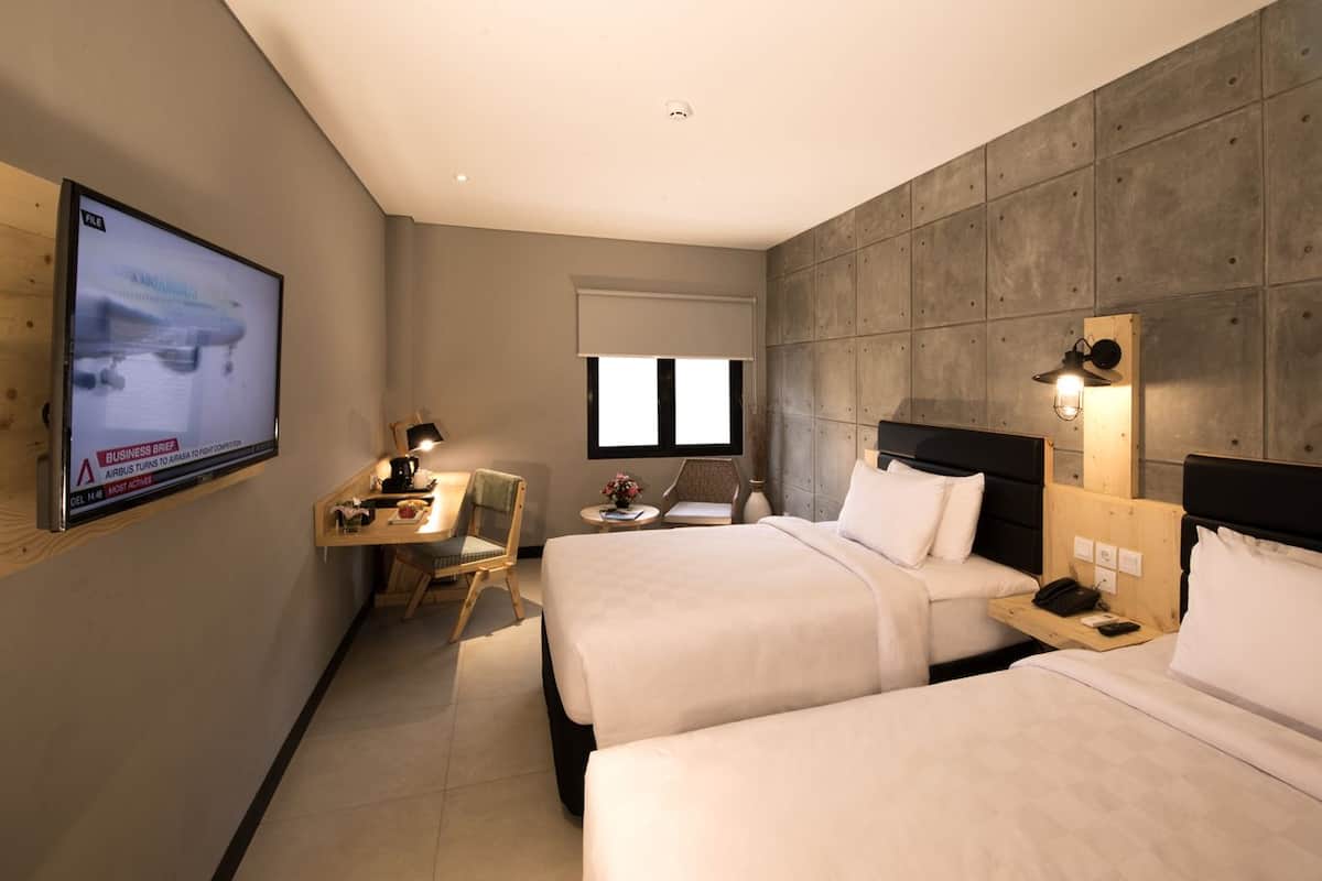 Habitación familiar | Ropa de cama de alta calidad, caja fuerte, escritorio y wifi gratis