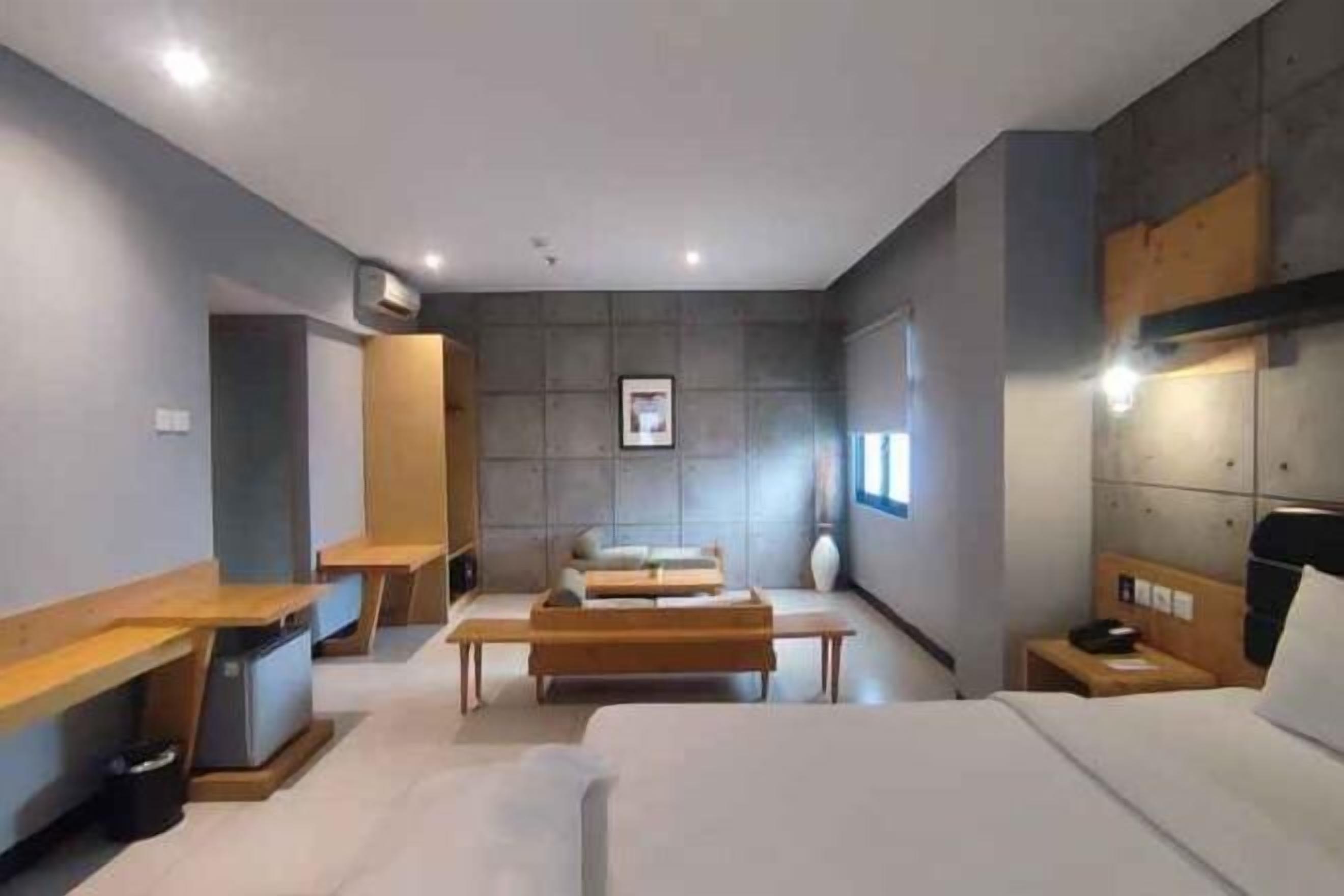 Roupas de cama premium, cofres nos quartos, escrivaninha