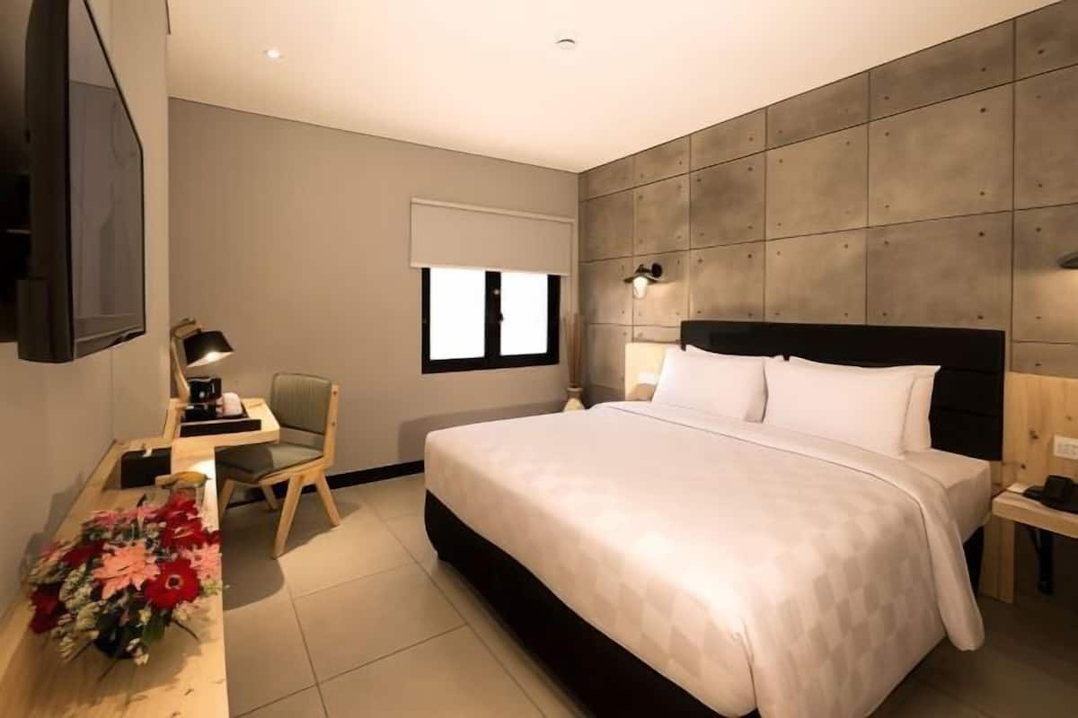 Ropa de cama de alta calidad, caja fuerte, escritorio y wifi gratis
