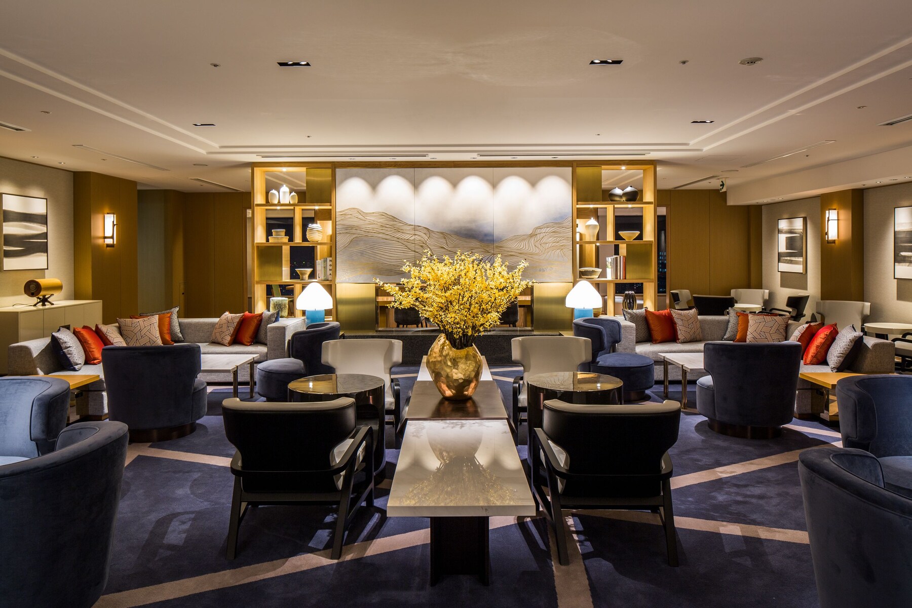 2 bares o lounges 