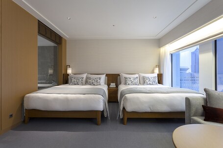 Keio Plaza Hotel Tokyo Premier Grand - Image 4