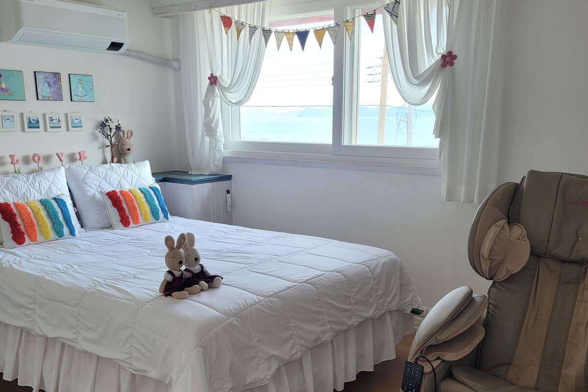 Superior tweepersoonskamer, 1 slaapkamer, uitzicht op zee | 1 slaapkamer, luxe beddengoed, donzen dekbedden