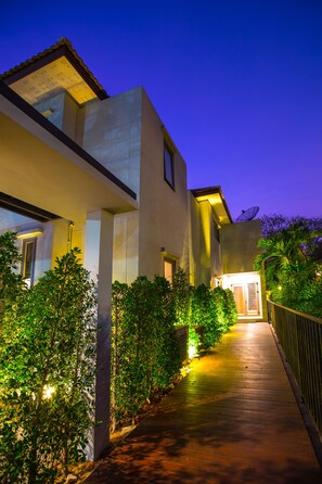 9 Bedroom Villa with Private Pool | Front of property - evening/night - Villa Navin Premier Pool Villa (Pattaya)