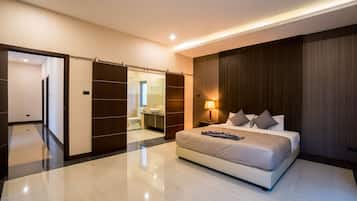 5 Bedroom Villa with Private Pool | Desk, blackout curtains, soundproofing, rollaway beds