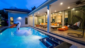 5 Bedroom Villa with Private Pool | Outdoor pool - Villa Navin Premier Pool Villa (Pattaya)