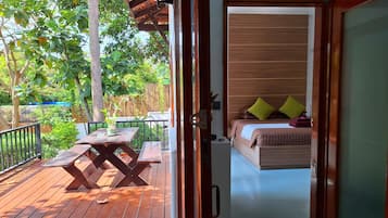 Queen Villa | ๊ฑฐ์ค ๊ณต๊ฐ | ๋์งํธ ์ฑ๋ ์์ฒญ์ด ๊ฐ๋ฅํ 42์ธ์น LED TV, TV