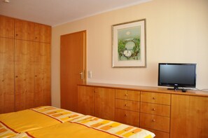 1 soverom, strykejern/-brett, wi-fi (inkludert) og sengetøy