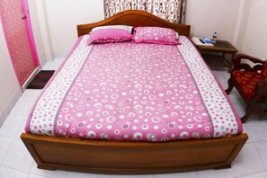 Deluxe Single Room | Rollaway beds, free WiFi - Himachol Tourist Lodge (Kamalganj)