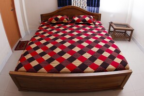 Rollaway beds, free WiFi - Himachol Tourist Lodge (Kamalganj)