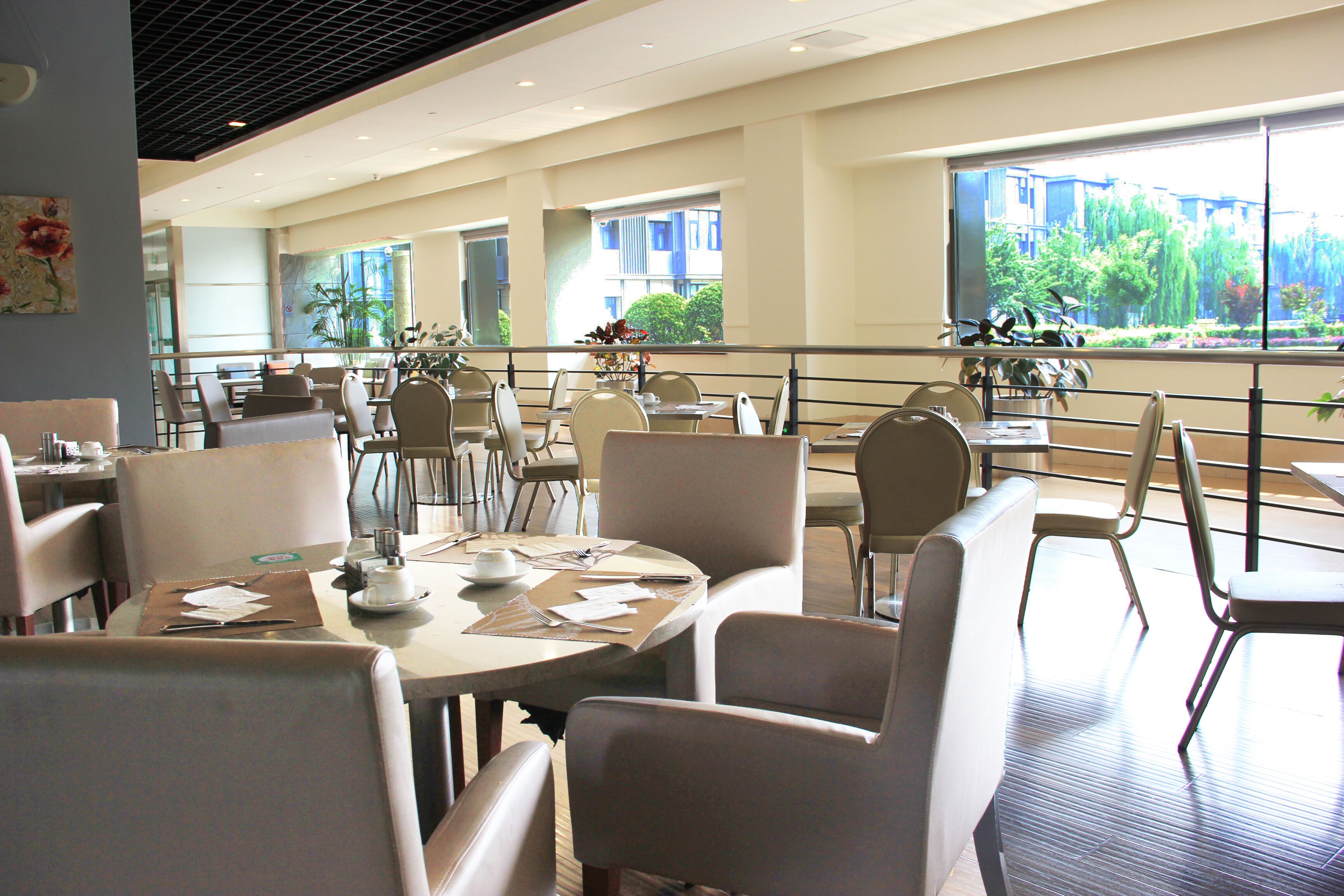 Sarapan prasmanan setiap hari (CNY 98 per orang)