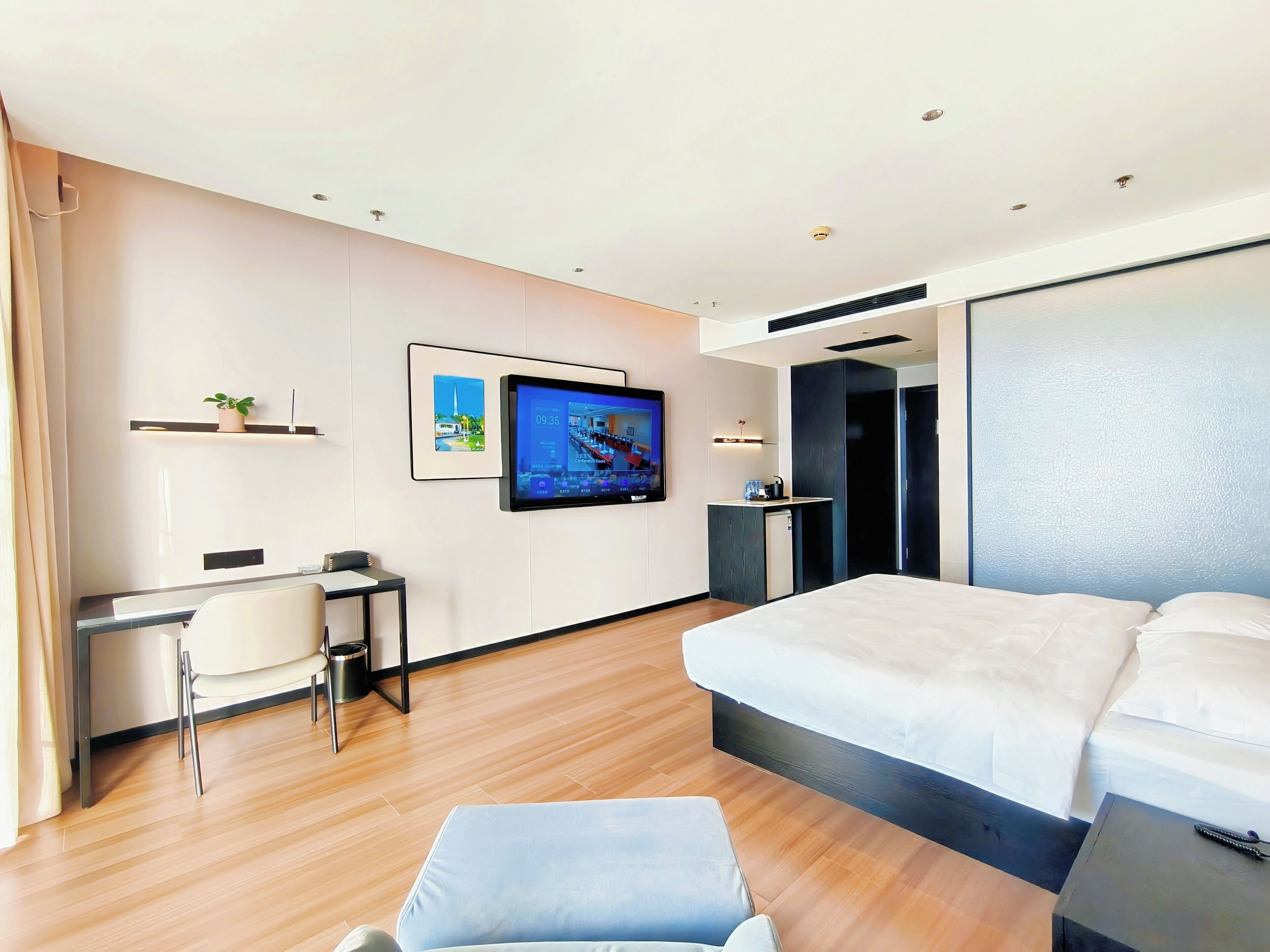 Phòng Elite | Bộ đồ giường cao cấp, két bảo mật tại phòng, bàn, màn/rèm cản sáng 