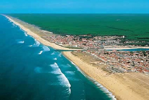 Una playa cerca