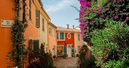 Nearby BEACH Fine sand, T3 AIR CONDITIONING + GARAGE, POOL, SHOPS, CALM