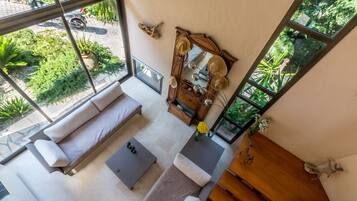 TV, fireplace, DVD player, table tennis