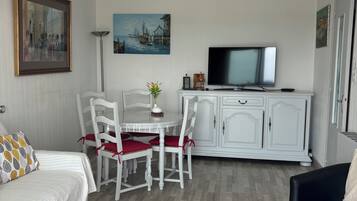 TV, books, stereo