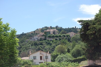 Independent cottage 4 people in Auribeau / Siagne with barbecue terrace