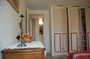 1 chambre, fer et planche à repasser, Wi-Fi gratuit