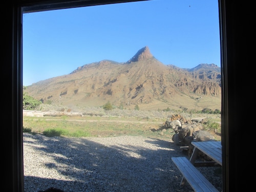 The Remington - Yellowstone and Cody Cabin with spectacular views.