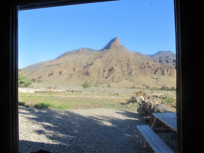 The Remington - Yellowstone and Cody Cabin with spectacular views.