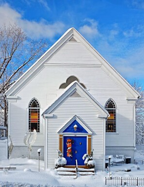 Exterior - Sleep Like an Angel in an Old Church - Brown Room (Wolfeboro)